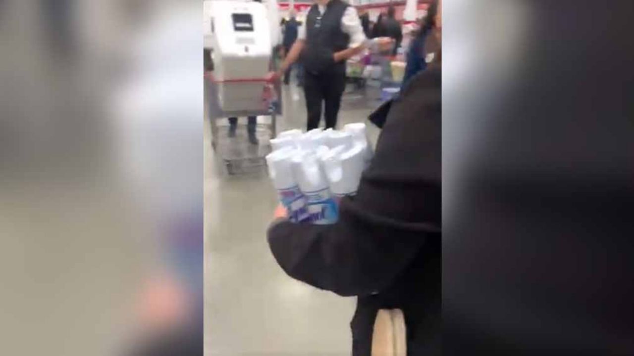VIDEO: Difunden imágenes de compras de pánico en México por el coronavirus