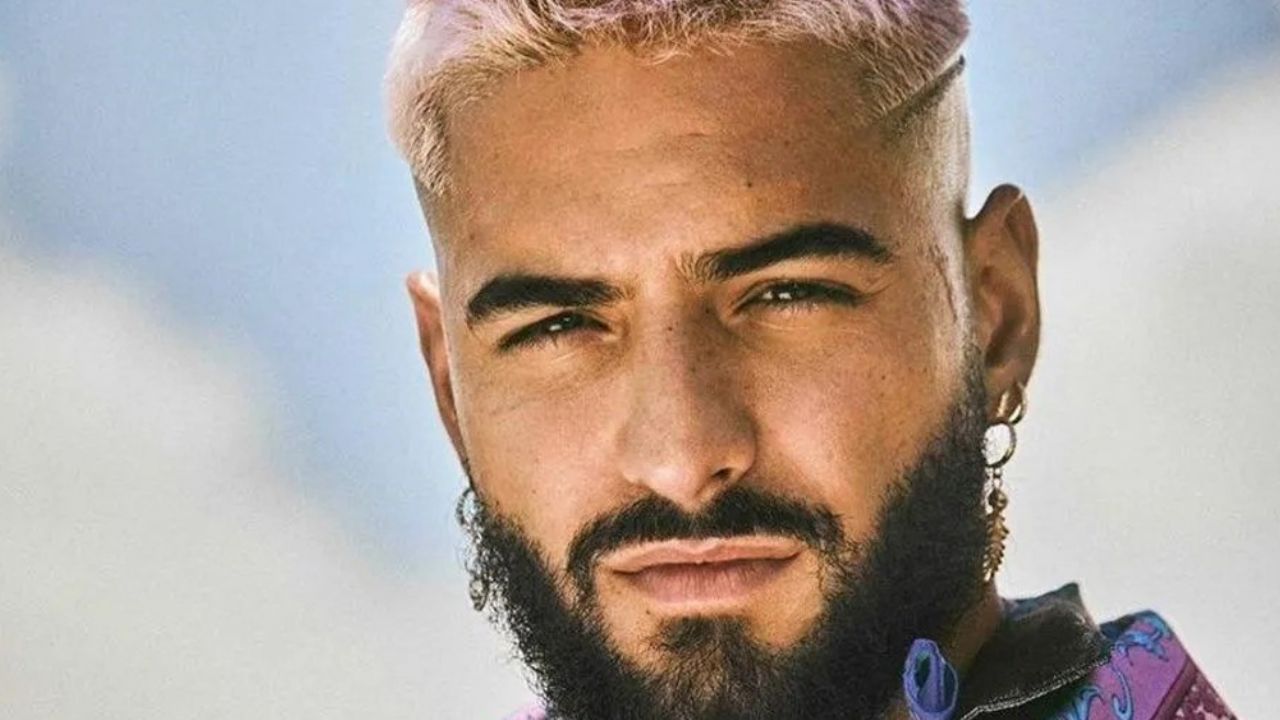 ¿Se cambia al rock? Maluma presume sus dotes como baterista en concierto