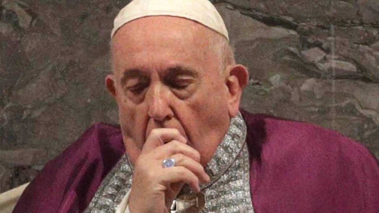 Papa Francisco alarma al Vaticano; vuelve a cancelar su agenda oficial