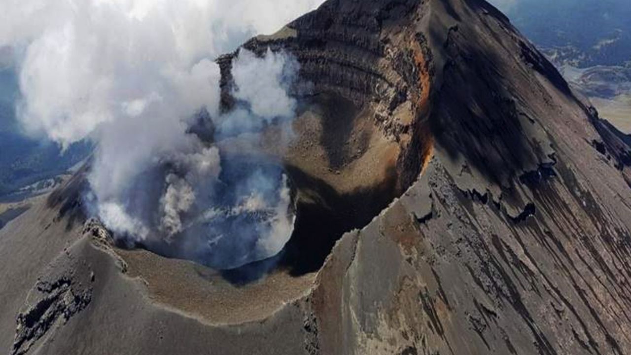 VIDEO: Presunto meteorito es captado al caer cerca del Popocatépetl