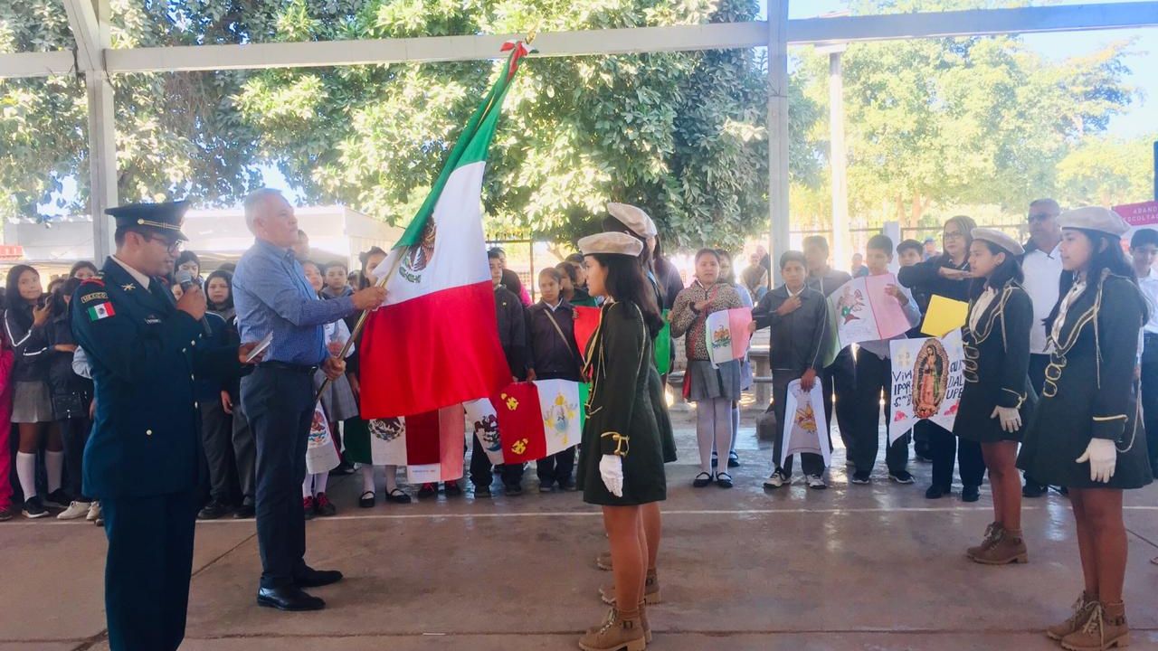 En Etchojoa realizan ceremonia de abanderamiento de escoltas 2020