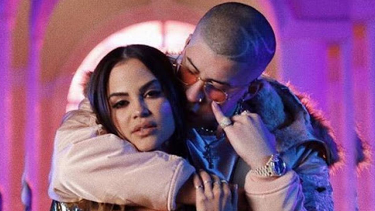 Bad Bunny y Karol G demuestran que ni ellos se saben la parte en inglés de ‘Tusa’