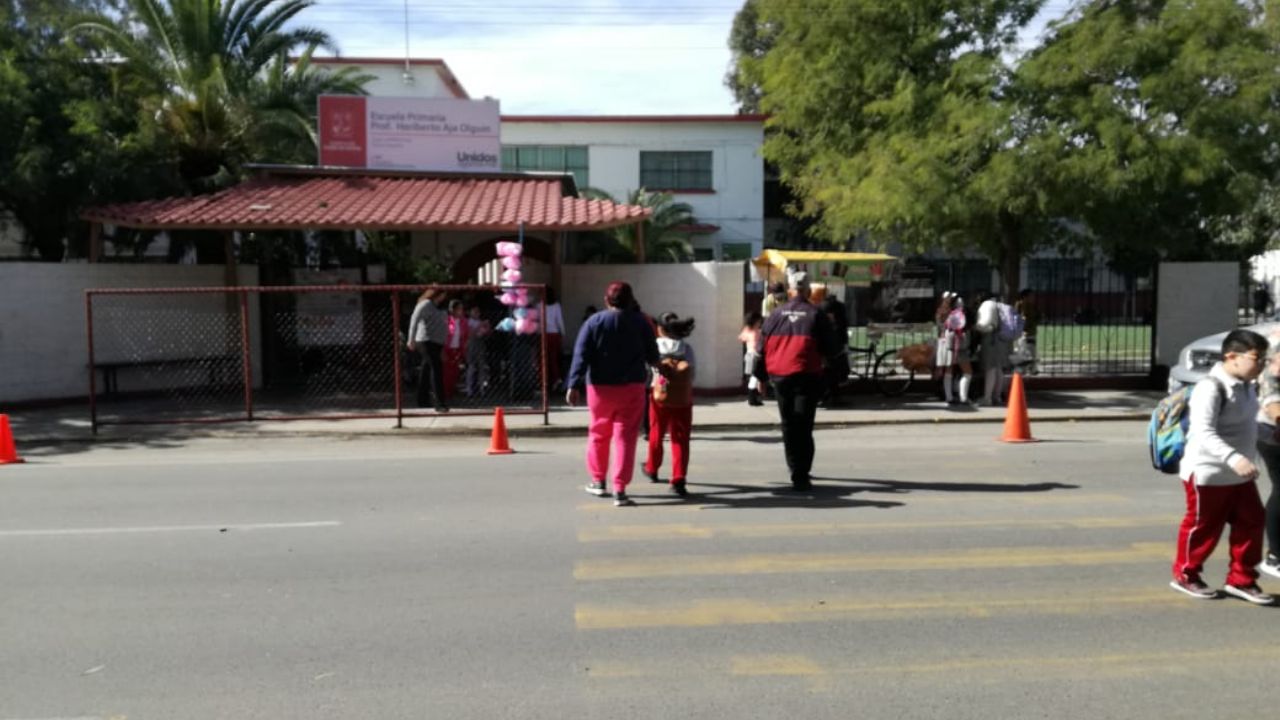 Padres deben ir a tiempo por sus hijos a la escuela, dice Seguridad Pública