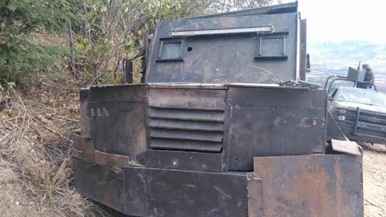 Ejército asegura narcocamión blindado del CJNG en Aguililla; un ‘monstruo’