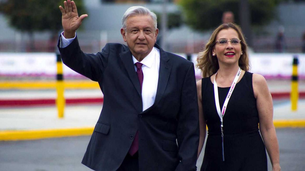 “Es un honor volar con Obrador”: AMLO recibe el apoyo de Beatriz Gutiérrez