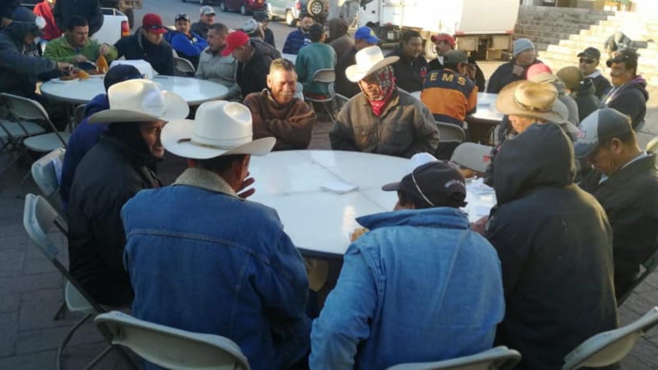 En Álamos consienten a los empleados de Servicios Públicos en su día