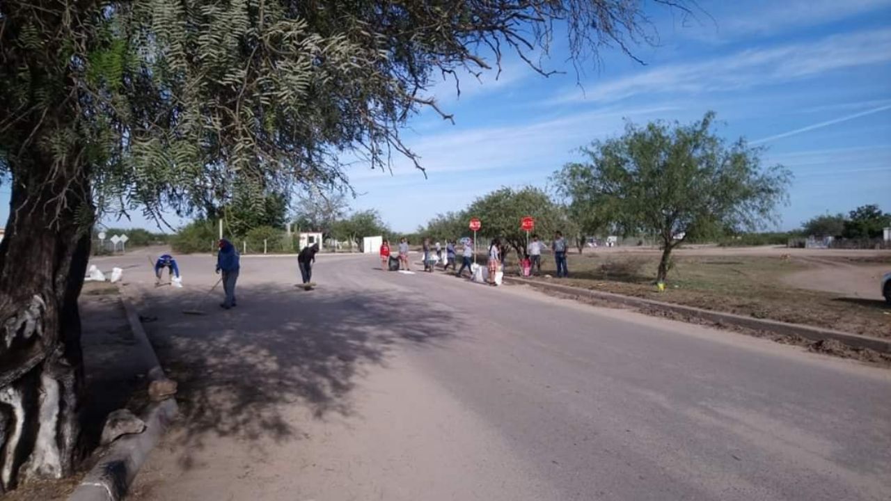 Estudiantes mantienen limpia la zona de Las Bocas para Semana Santa