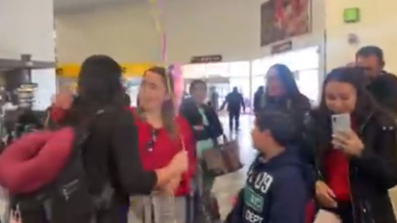 Por brote de coronavirus, 18 jóvenes que estudiaban en China llegan a México