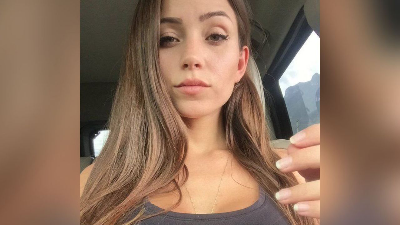 Melanie Pavola se olvida del pudor y exhibe su escultural cuerpo en lencería