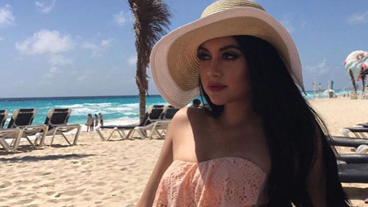 Jailyne Ojeda causa revuelo en redes con su más apretado pantalón blanco