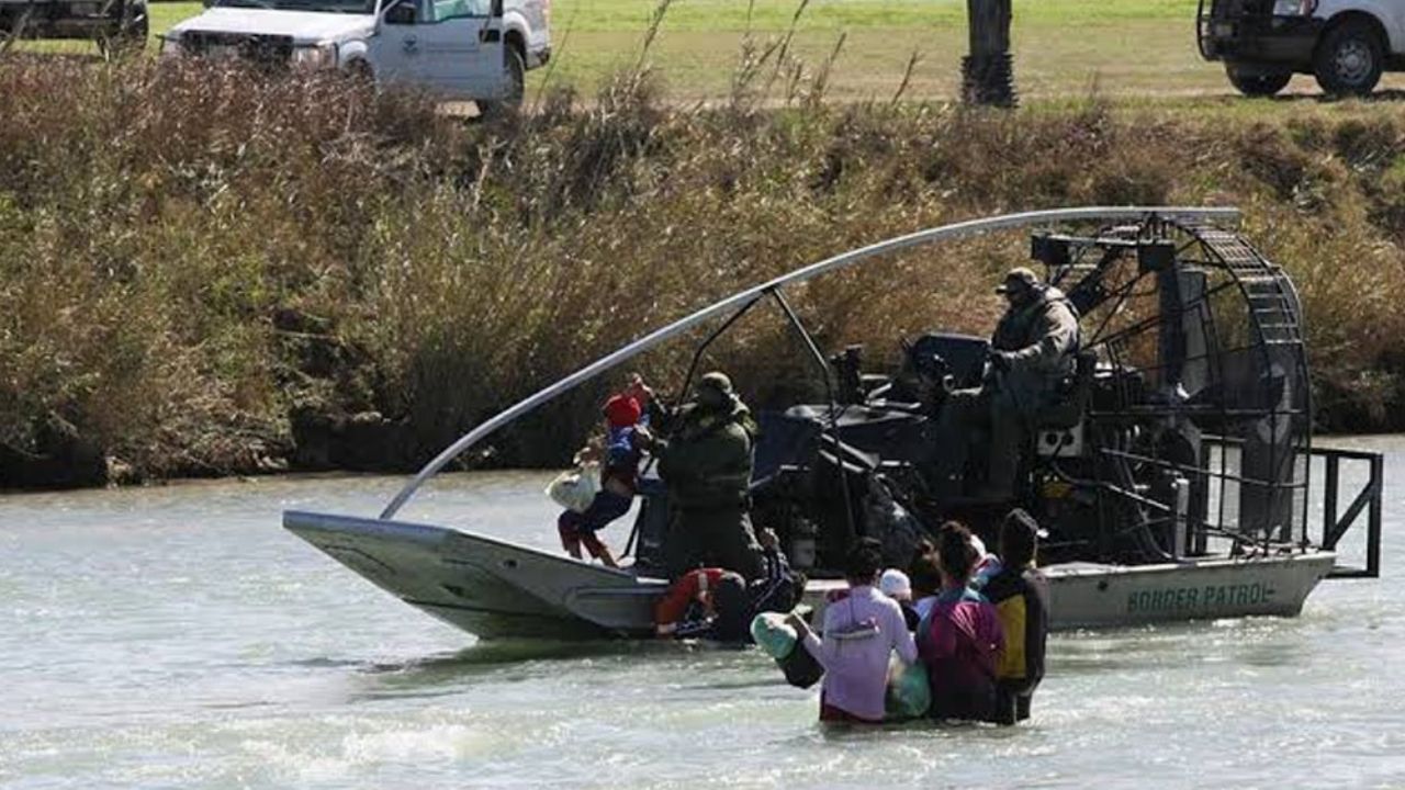 Suman 21 migrantes muertos al intentar cruzar Río Bravo en un mes