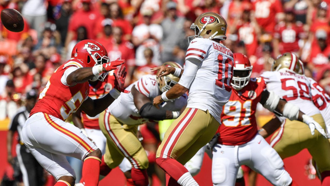 VIDEO: Hombre se viraliza al quedarse dormido en el Super Bowl LIV