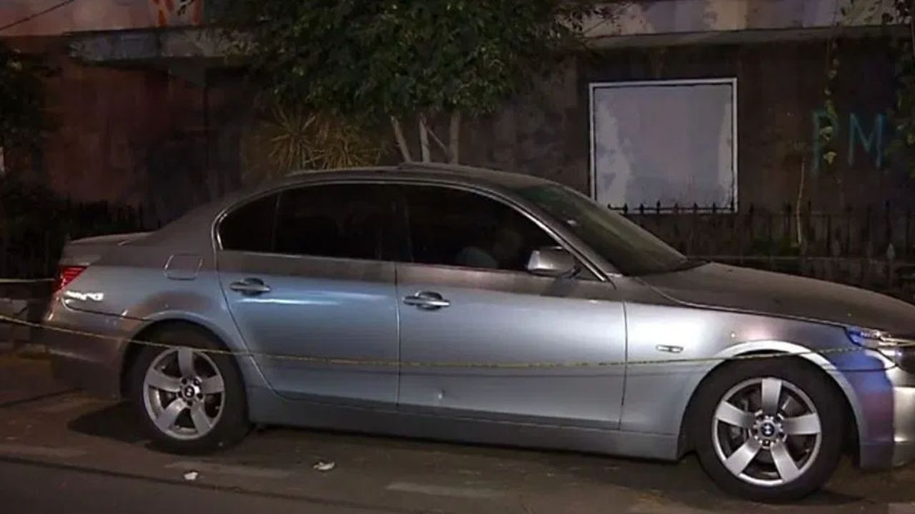 VIDEO: Cadáver en auto de lujo causa temor y movilización en CDMX