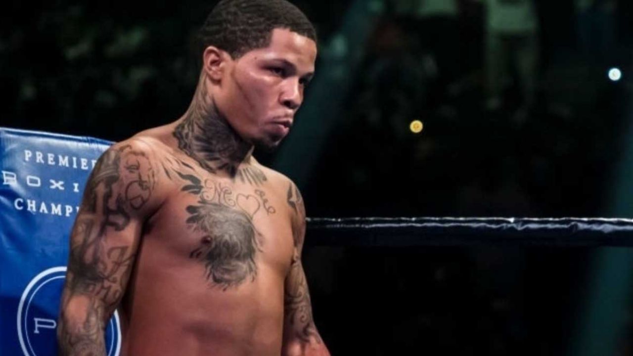 VIDEO: Famoso boxeador ahorca a la madre de su hija en público