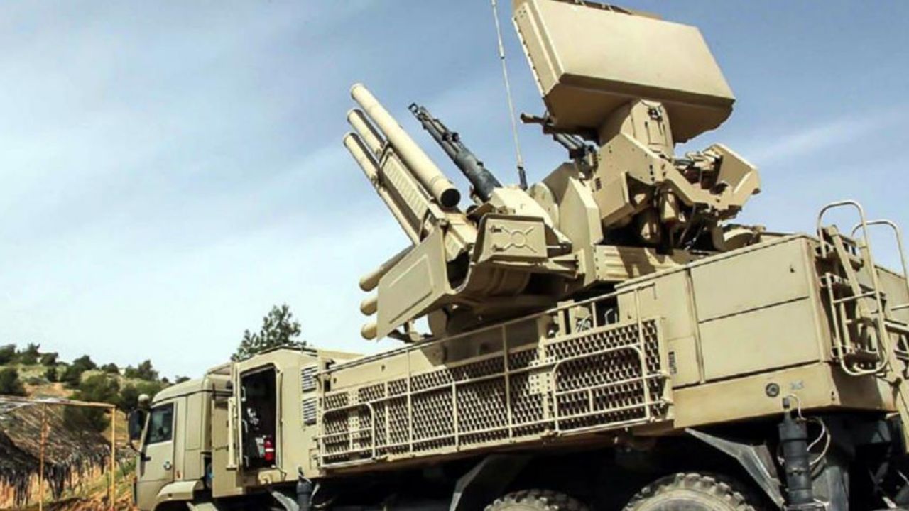 Rusia derriba dron “desconocido” que amenazaba su base aérea en Siria