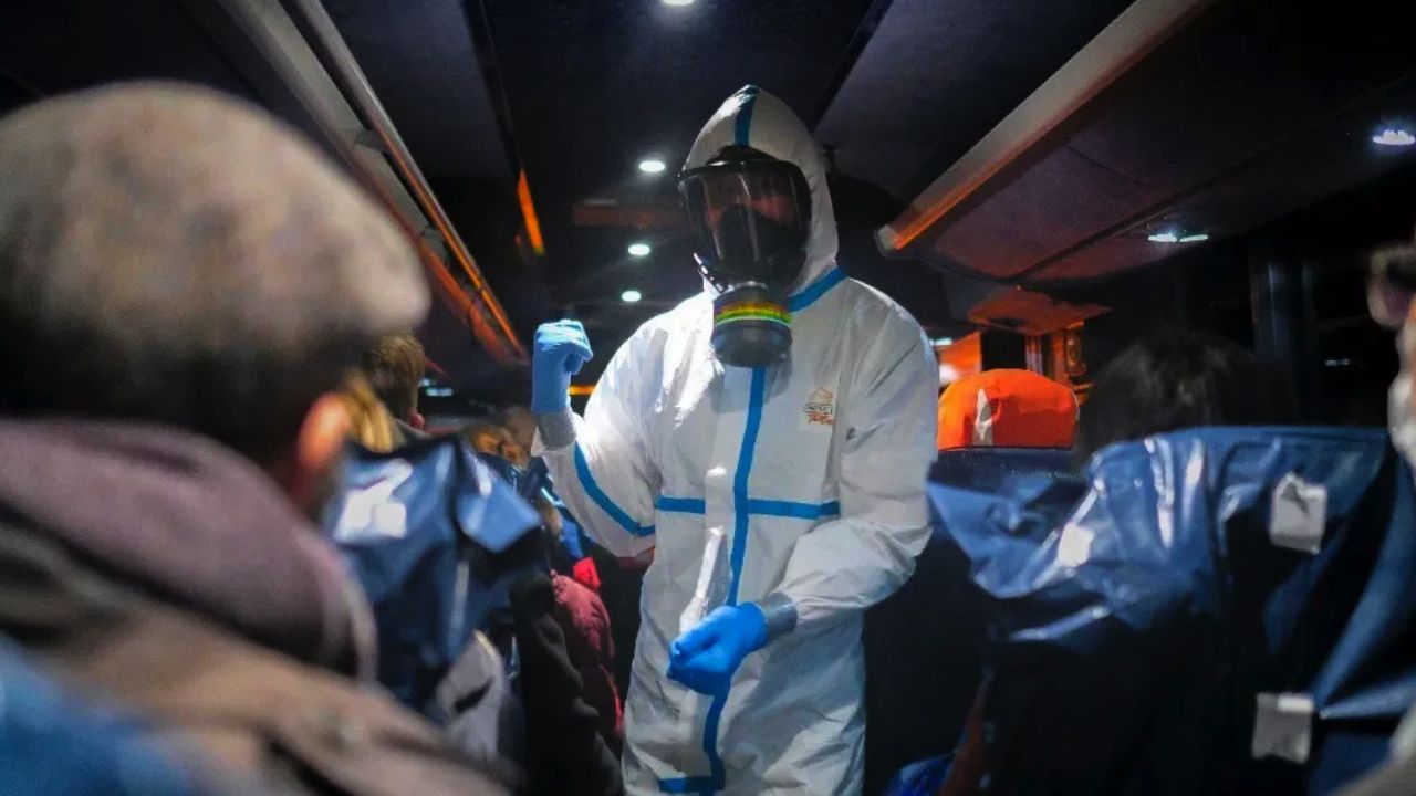 Mexicanos puestos en cuarentena por coronavirus están estables en Francia