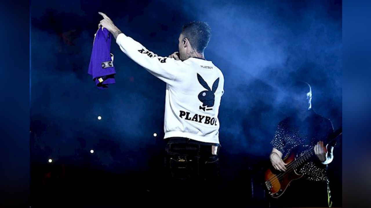 En pleno concierto, Maroon 5 recuerda con tristeza la muerte Kobe Bryant