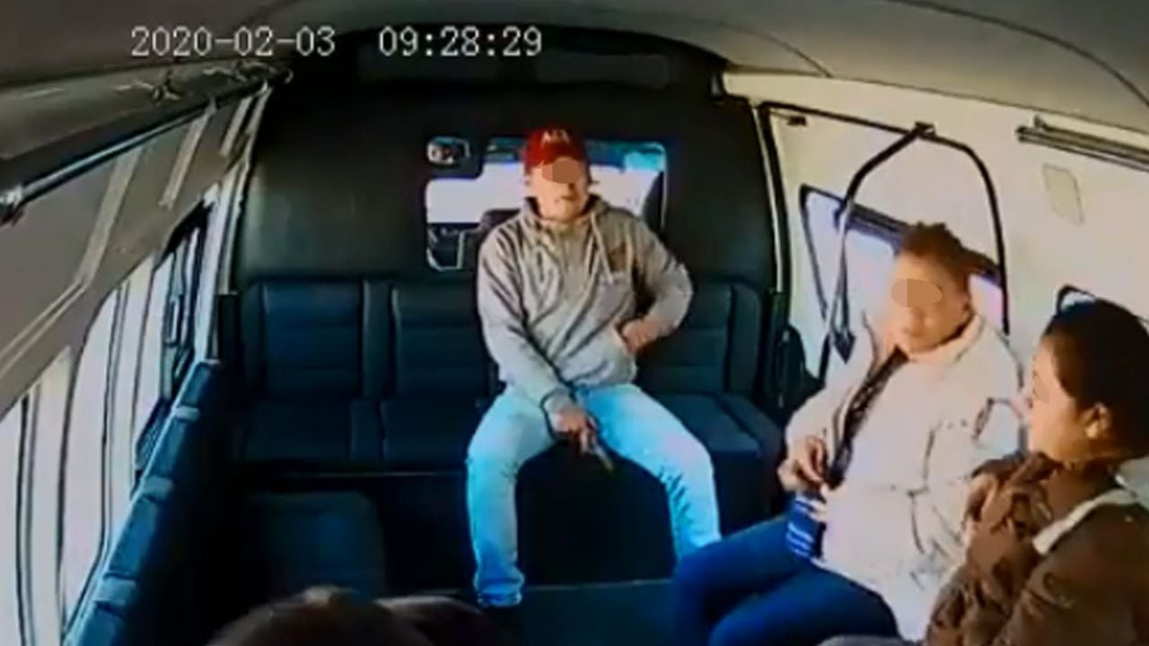 VIDEO: Sujetos asaltan a transporte público y toquetean a pasajera