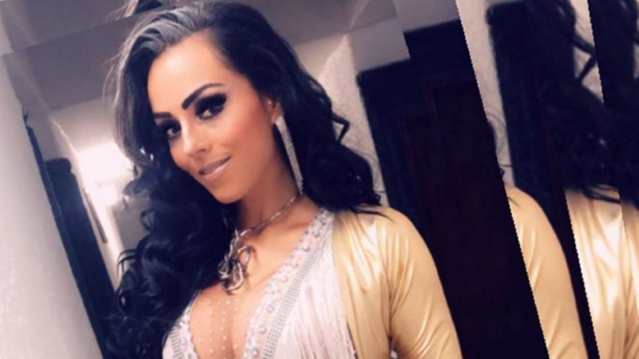 A sus 45 años, Ivonne Montero luce marcada figura en diminuto bikini