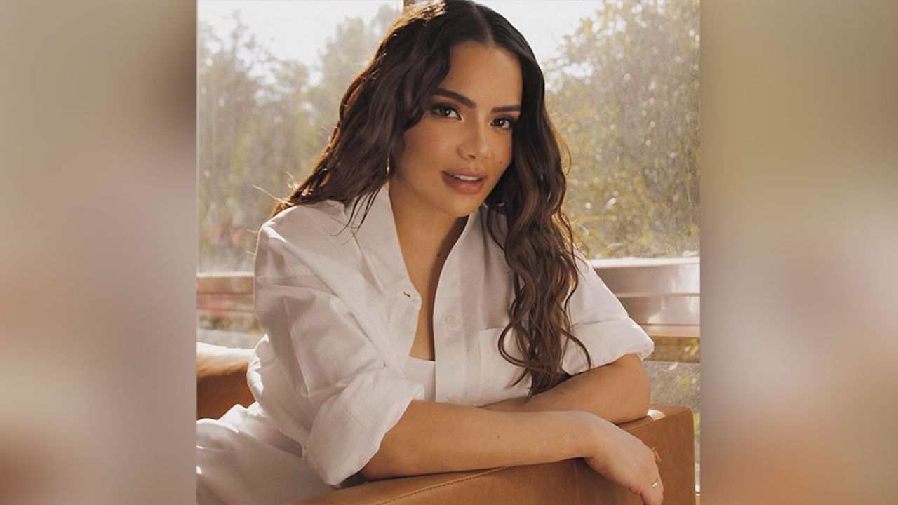 Samadhi Zendejas complace pupilas en asfixiante pantalón de cuero