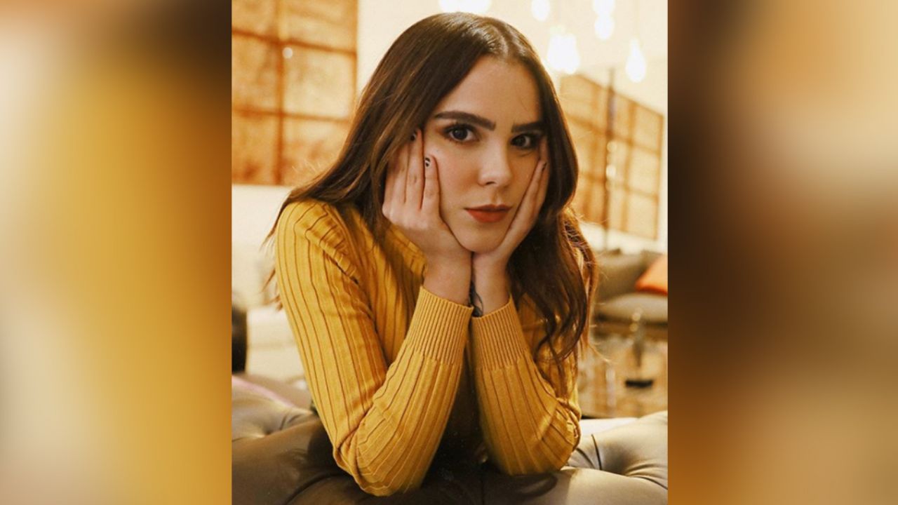 Internautas comparan a Yuya con ‘La maestra Canuta’ por vestido oaxaqueño