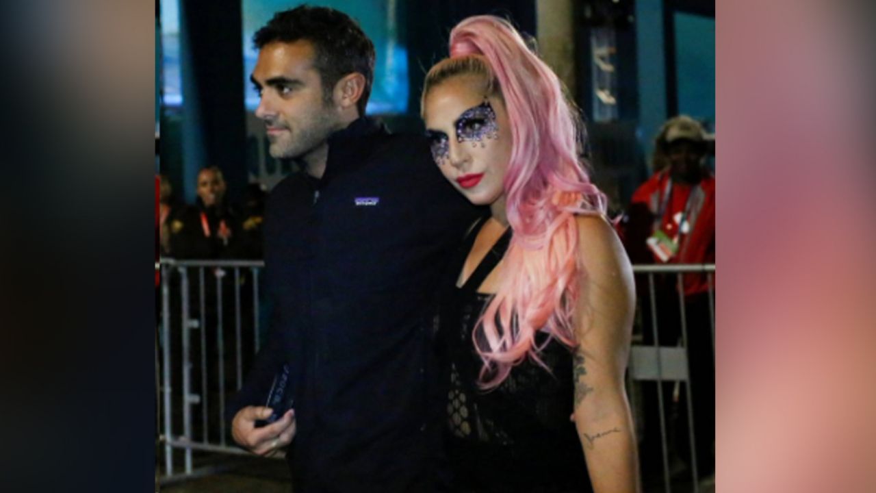 Con esta foto, Lady Gaga confirmaría su amorío con galán del Super Bowl