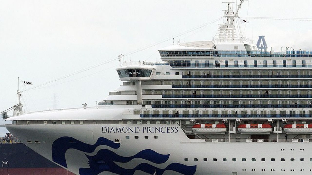 (FOTOS) Coronavirus: Al interior del crucero ‘fantasma’ aislado en Japón