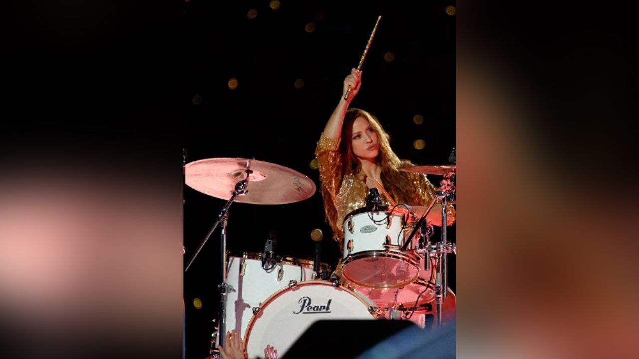 Shakira fue sorprendida con fiesta de cumpleaños tras show en el Super Bowl