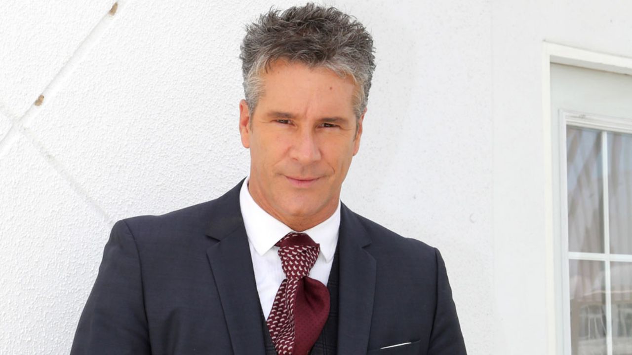 Fernando Carrillo olvida polémica de trío y narra triste momento de su niñez