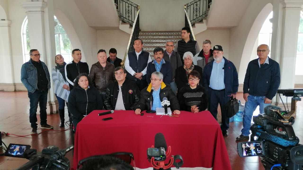 Staus entrega pliego de peticiones a Unison y Junta del Trabajo