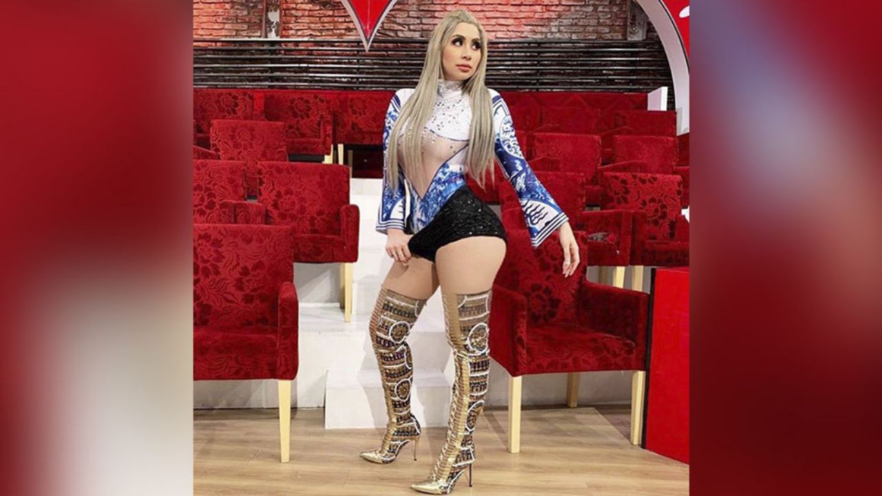 Desde camerinos de ‘Enamorándonos’, ‘La Bebeshita’ luce caderas de infarto