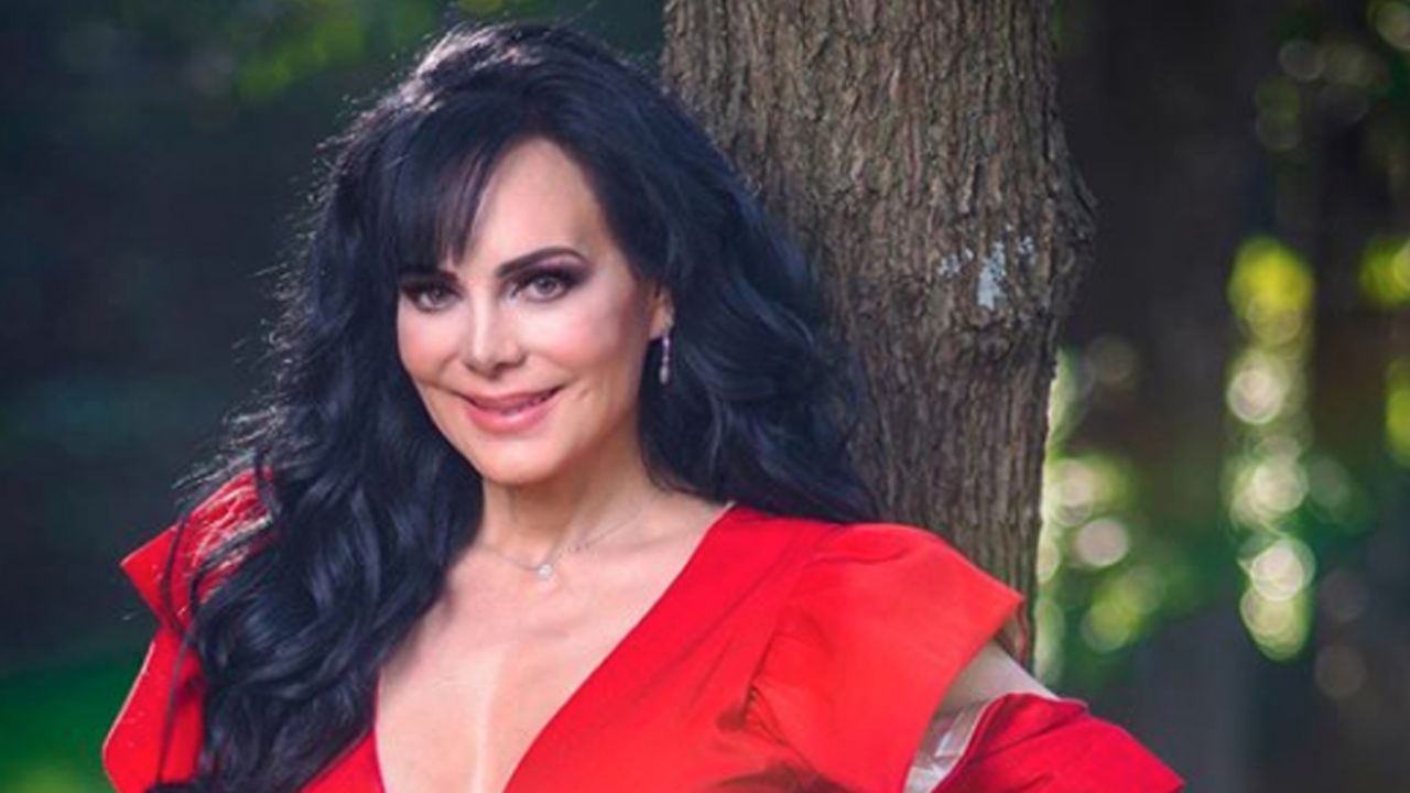 Maribel Guardia desata ‘locura’ en Instagram con ajustado vestido rojo