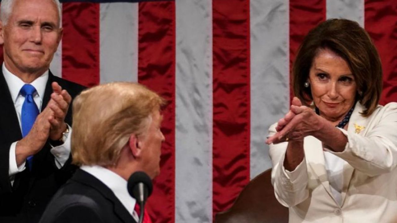 Nancy Pelosi rompe discurso de Trump tras dejarla con la mano extendida