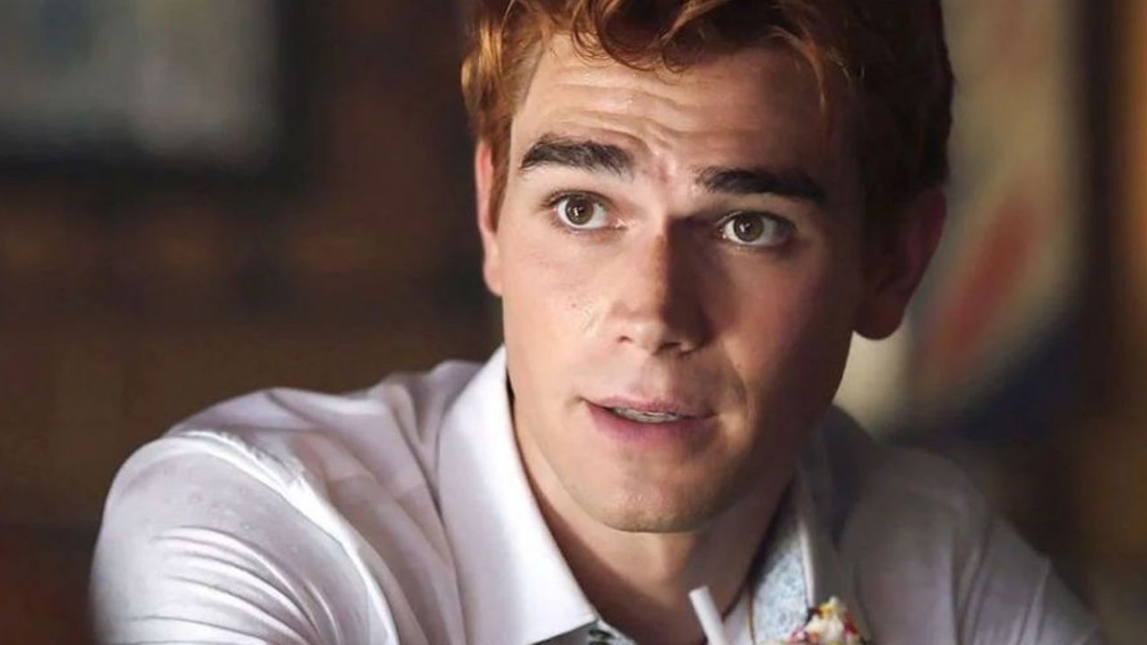 KJ Apa confirma noviazgo pero deja a los fans con la duda de con quién