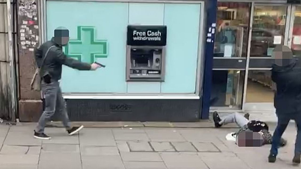 Filtran video del terrorista de Londres justo antes de apuñalar a dos personas