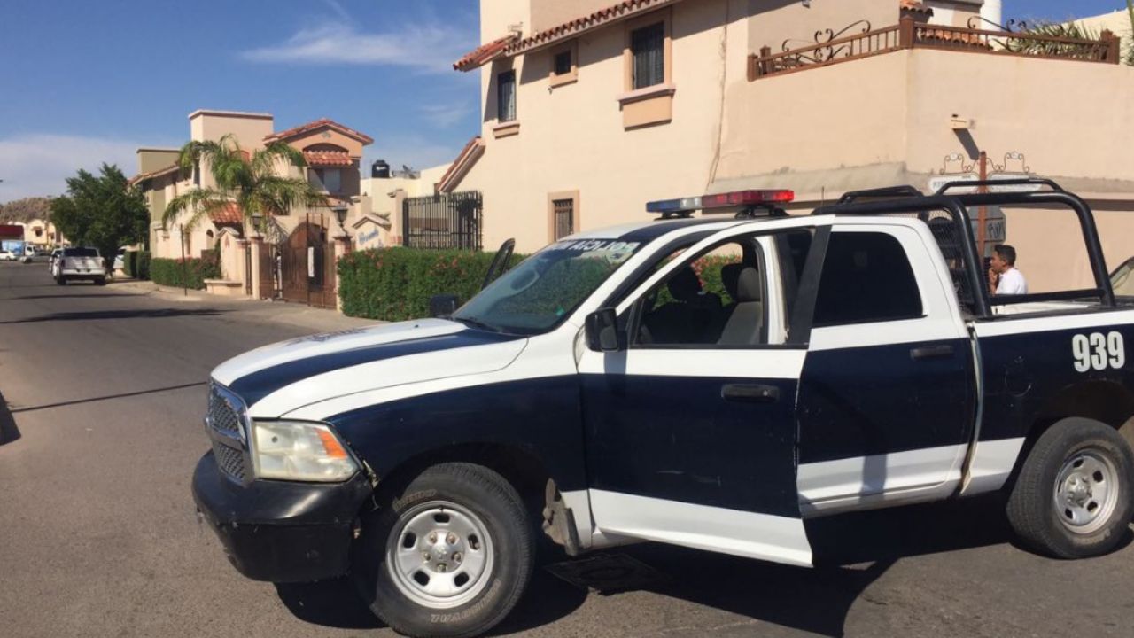 Policías se enfrentan a balazos con delincuentes; hay dos fallecidos