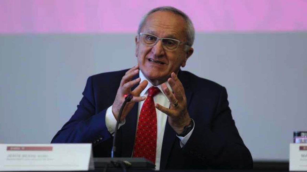 Subsecretario de Relaciones Exteriores, varado en Hong Kong por coronavirus