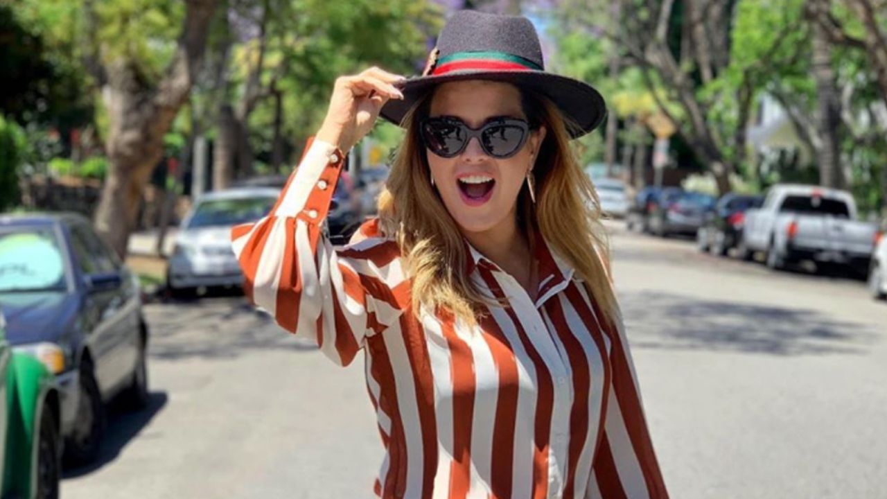 Alicia Machado adelanta regalo de San Valentín con vistoso escote