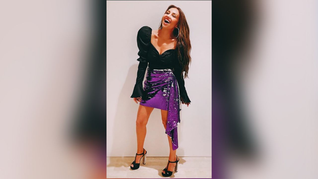 “Eres una chavaruca”: Thalía se viste como jovencita y redes estallan