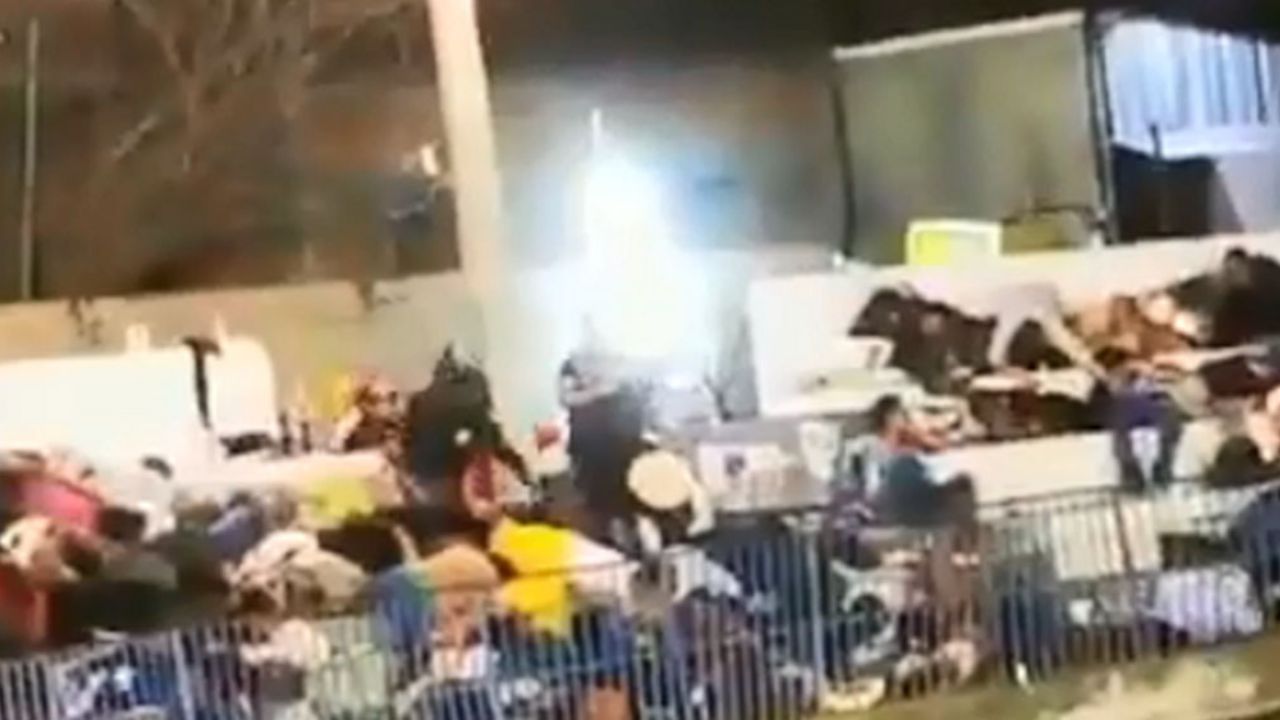 VIDEO: Grupo armado dispara contra el público en plaza de toros en Iguala