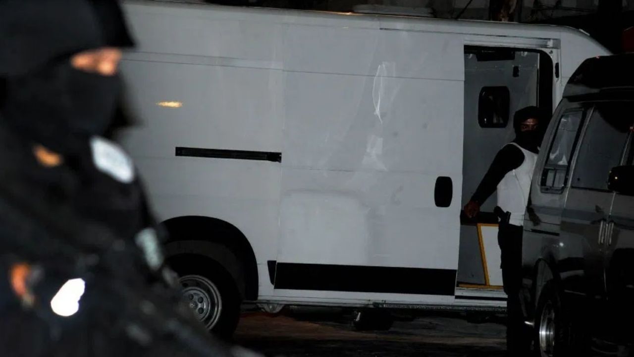 Detienen a peligrosos integrantes de Los Rodolfos durante cateo en CDMX