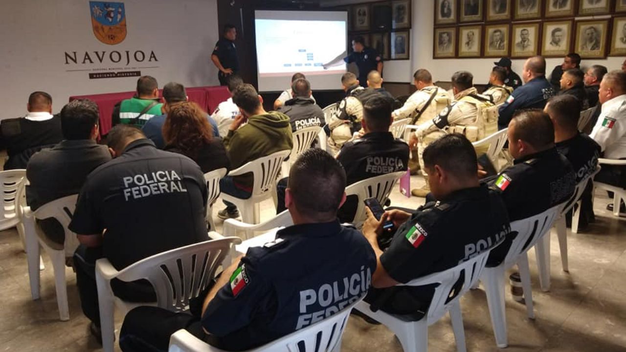 Bomberos de Navojoa capacitan a policías en materiales peligrosos
