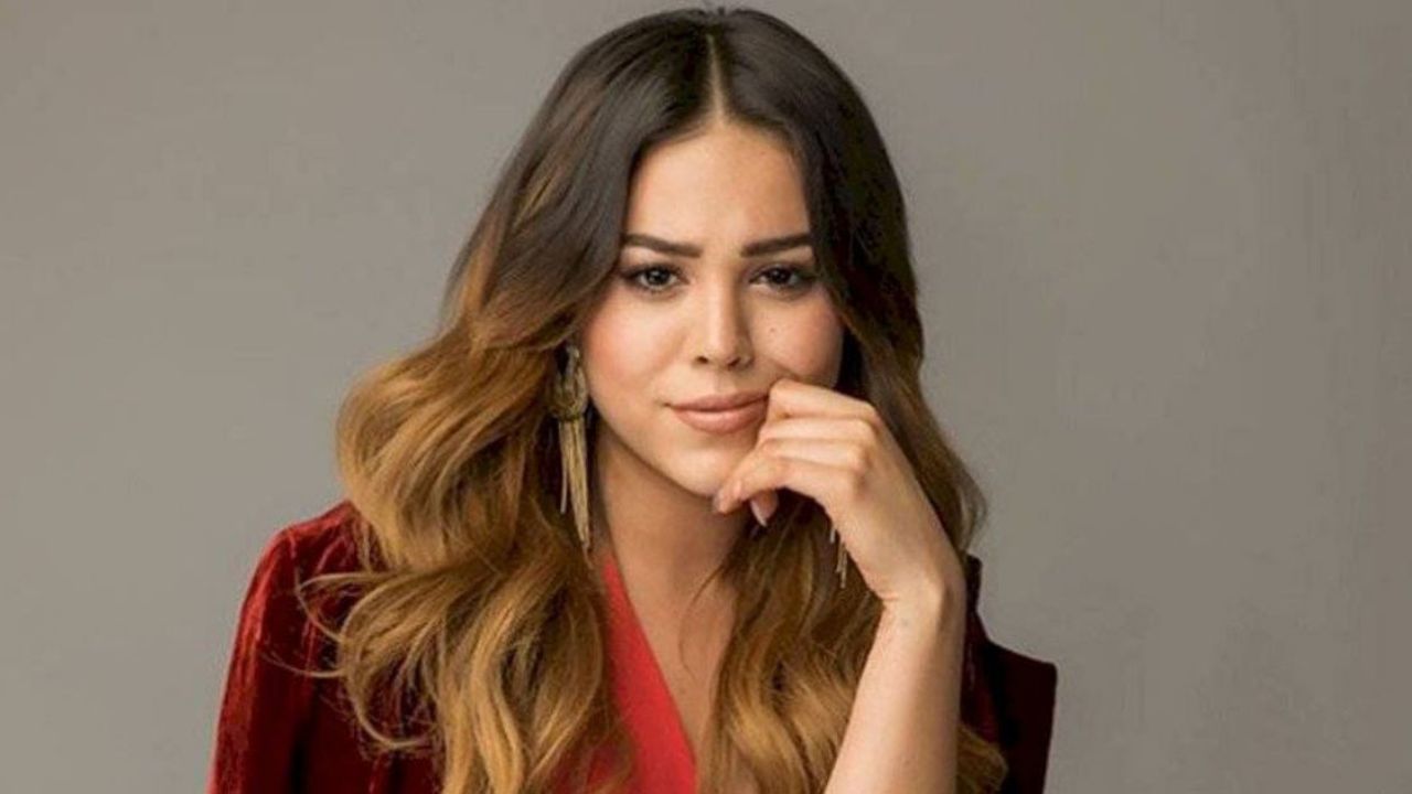 Danna Paola se convierte en sirena para su nuevo video musical ‘Sodio’