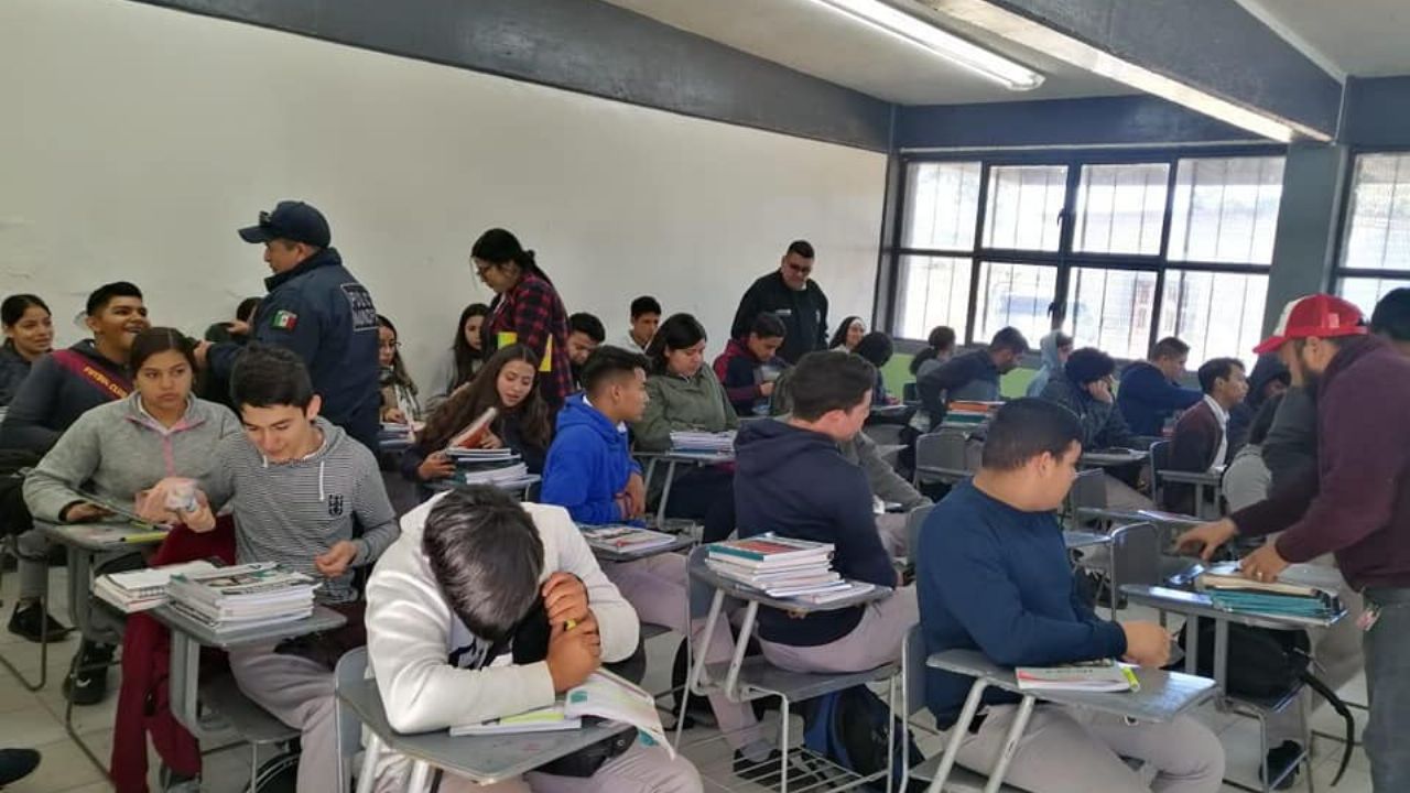 Seguridad Pública realiza Operativo Mochila en el Cobach de Álamos