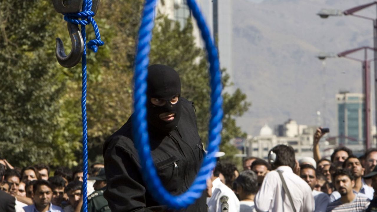 Violadores de niños podrían ser colgados públicamente en Pakistán