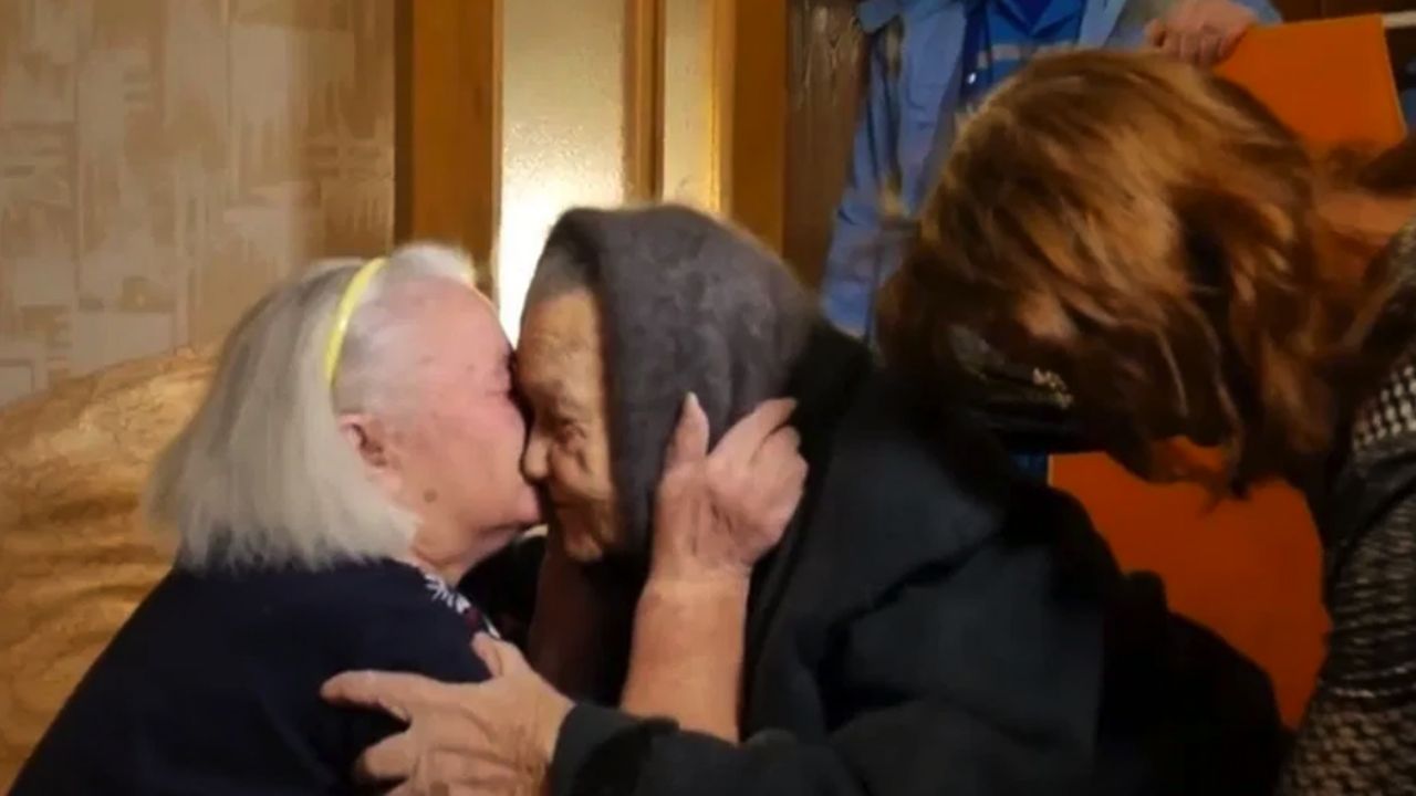 Hermanas tienen emotivo reencuentro tras 78 años separadas por alemanes