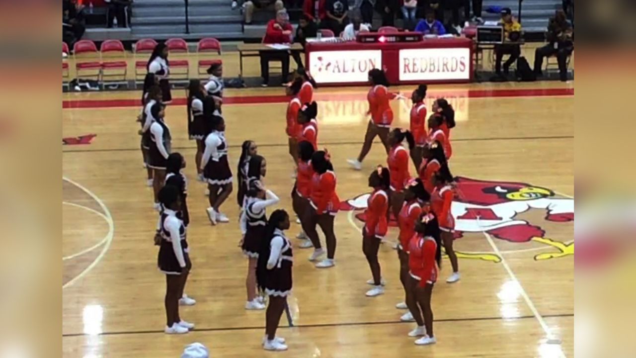 Equipo de porristas son protagonistas de una pelea masiva en Illinois