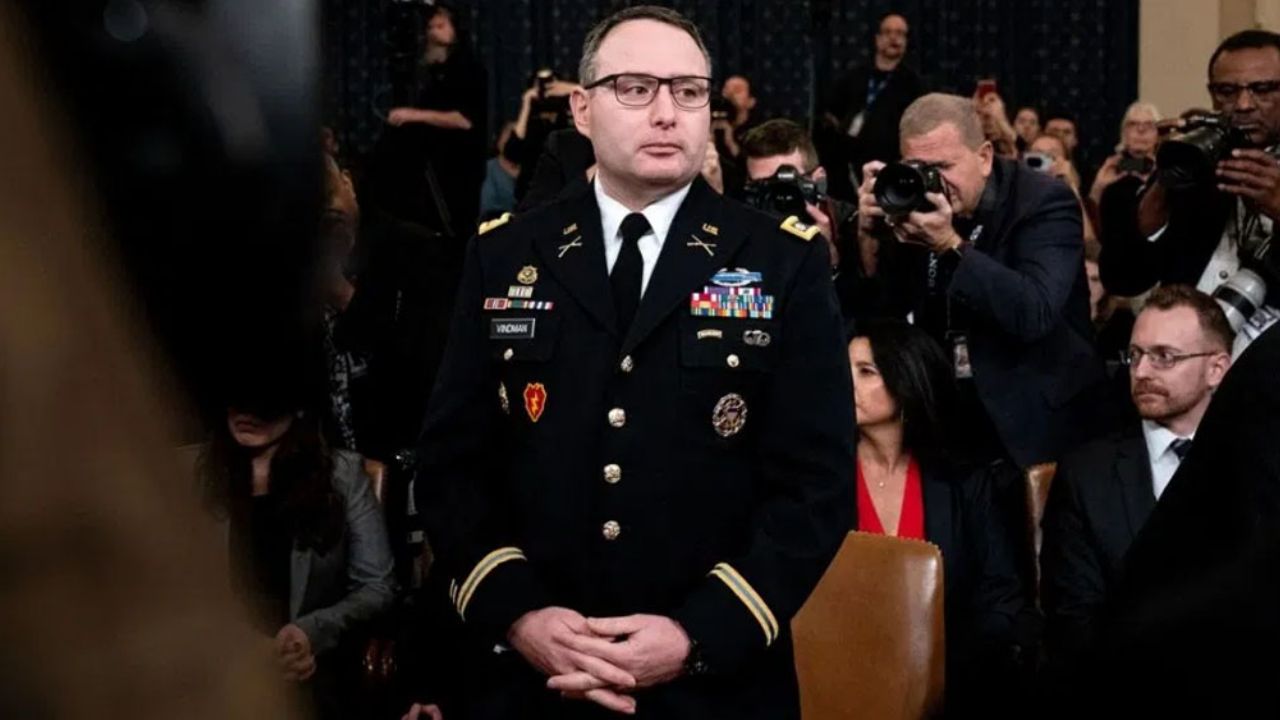 Casa Blanca despide al testigo clave del juicio político contra Trump