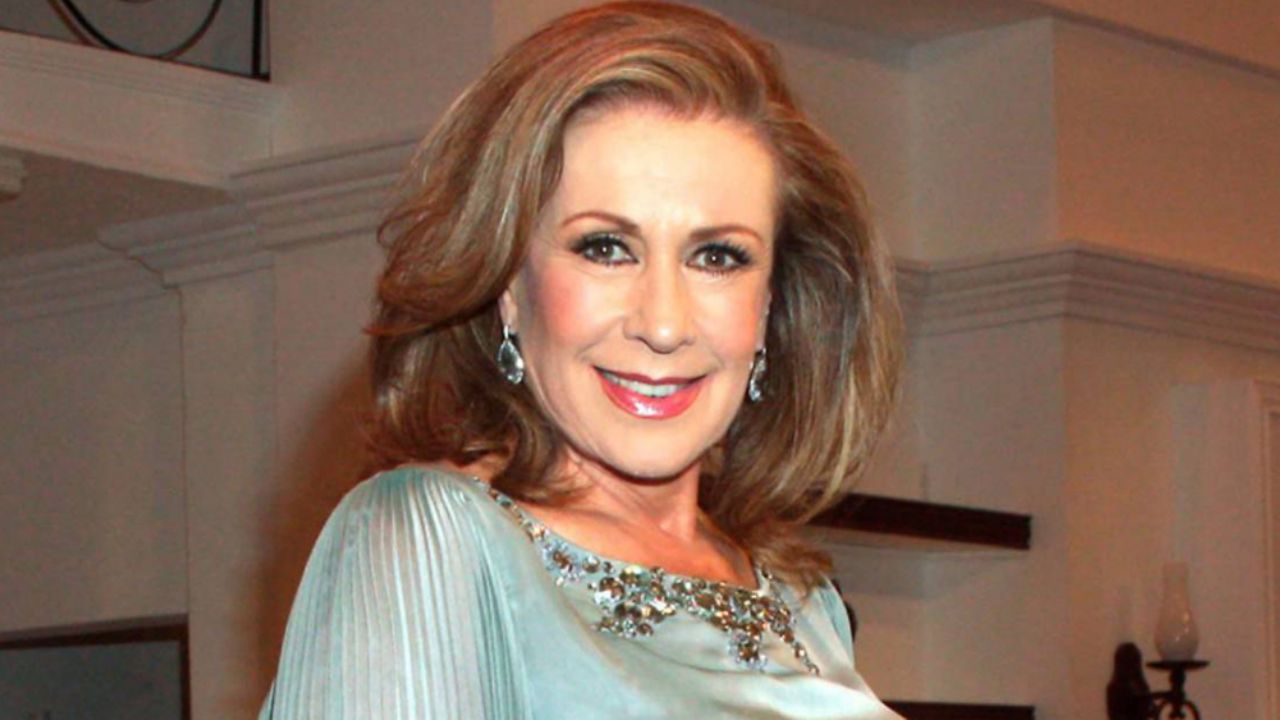 “Es un inculto, no sabe ni hablar”: Laura Zapata vuelve al ataque contra AMLO