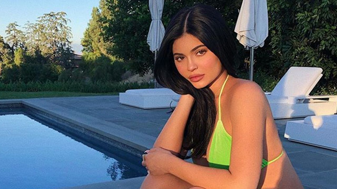 VIDEO: Sin pudor alguno, Klylie Jenner deja ver su ropa interior en Instagram